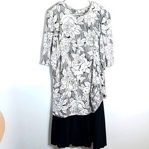 Riccardo Dress,Black & White Flowered Draping Top over Black Pleated Skirt, Sz20